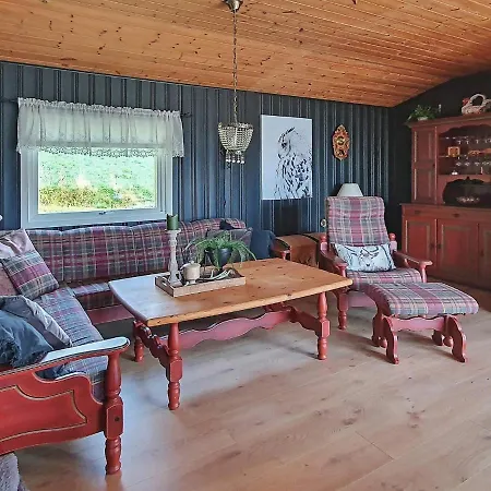 8 Person In Sundlandet Snildal