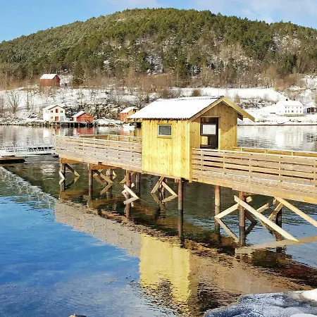 8 Person In Sundlandet * Snildal