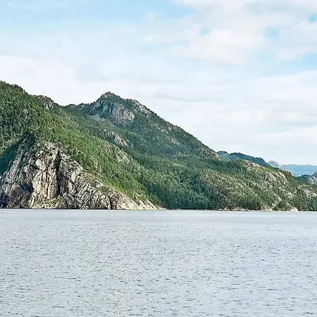 8 Person In Sundlandet * Snildal