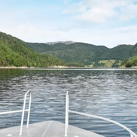 8 Person In Sundlandet Snildal