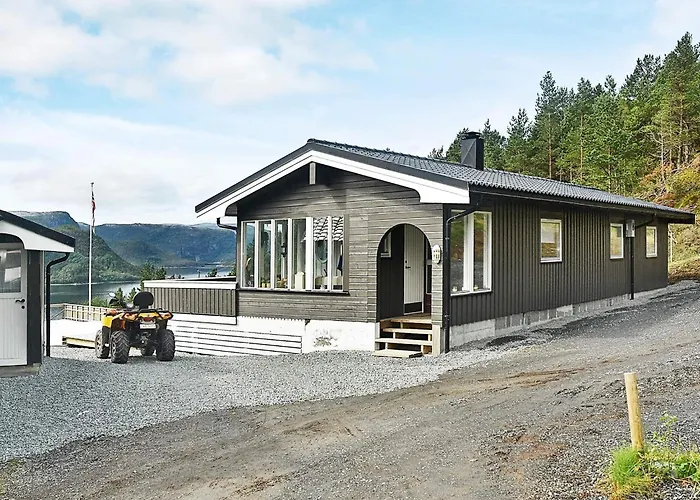 8 Person In Sundlandet Дом отдыха Snildal