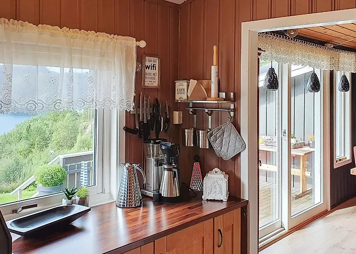 8 Person In Sundlandet