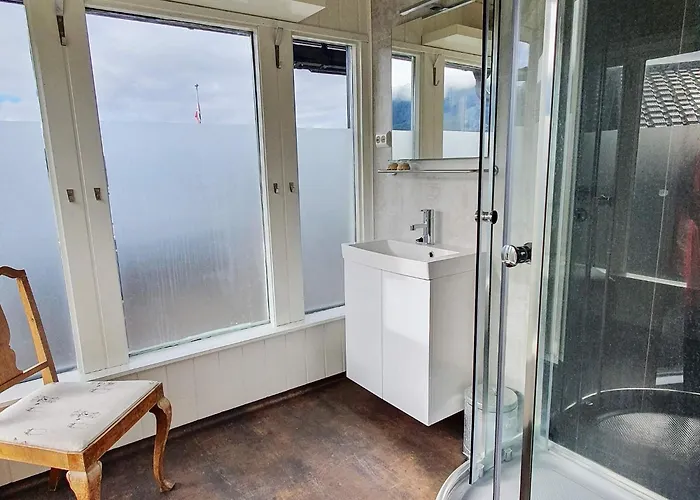 8 Person In Sundlandet * Snildal